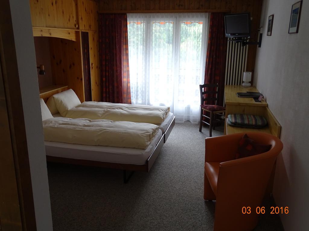 Hotel Old-Jnn Saas im Prattigau Room photo
